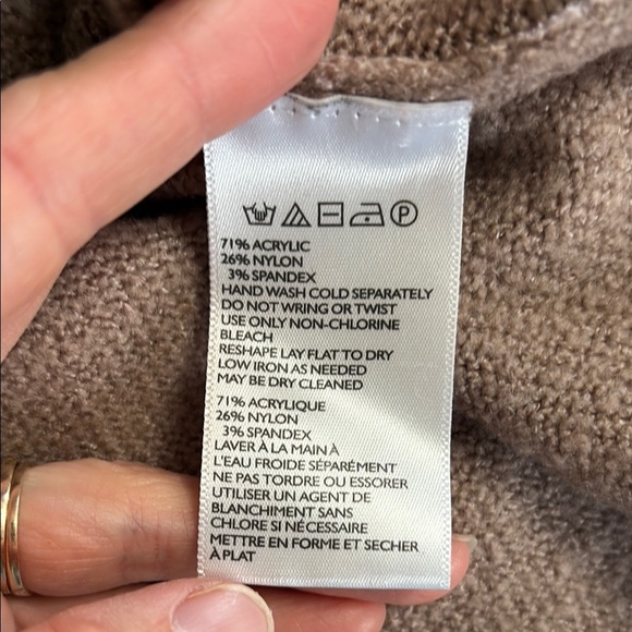 Urban Outfitters Women's Tan Funnel Neck Sweater Long Size Small - Picture 5 of 5